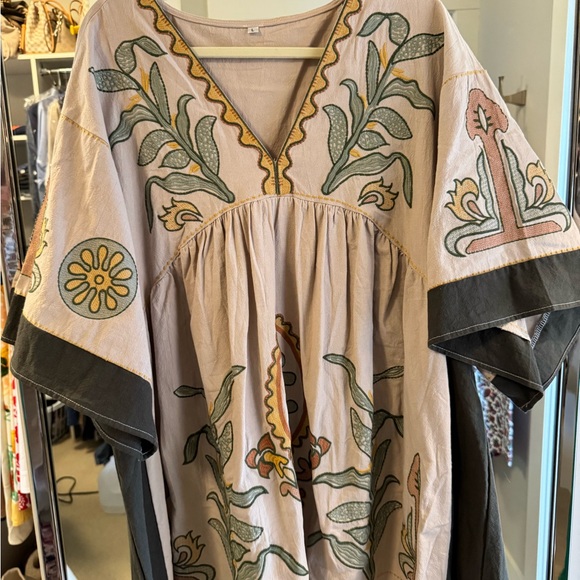 Floral Embroidered Mini Dress - Picture 3 of 4